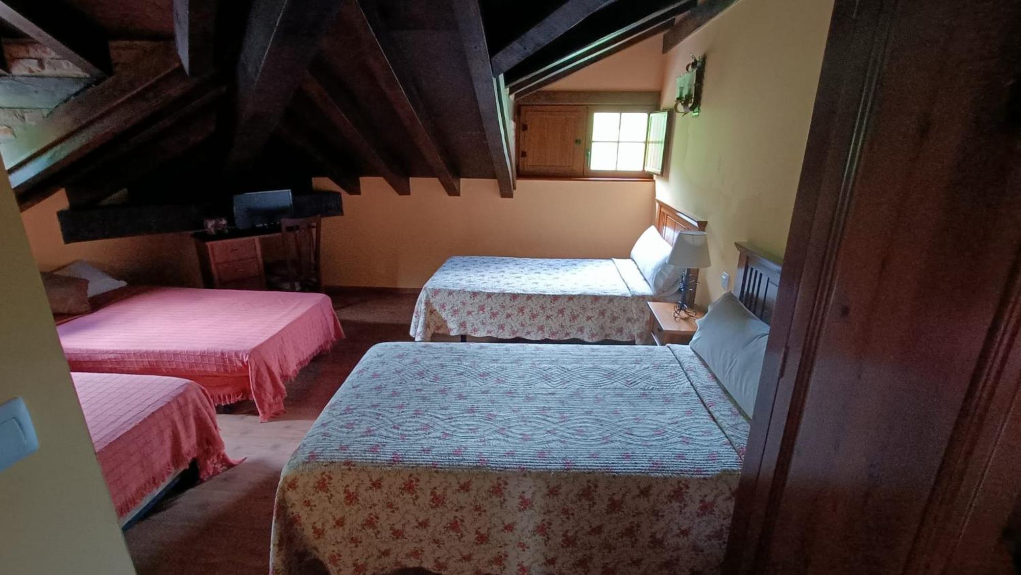 Trisileja Posada El Manjon Barros Esterno foto