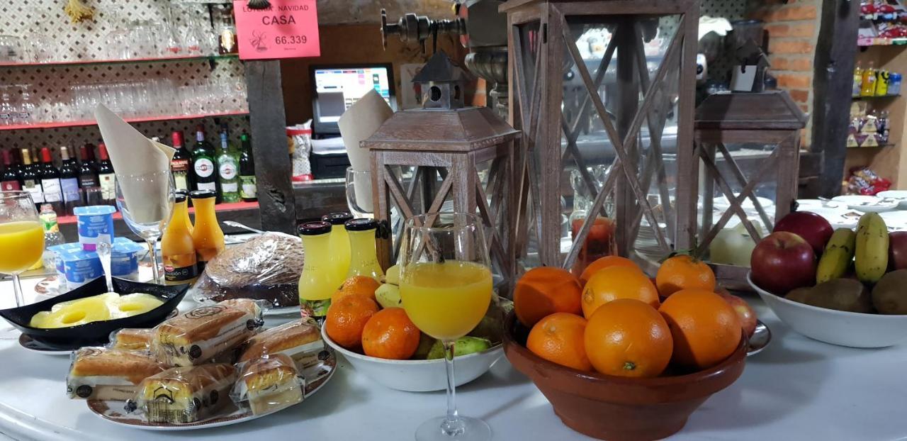 Trisileja Posada El Manjon Barros Esterno foto